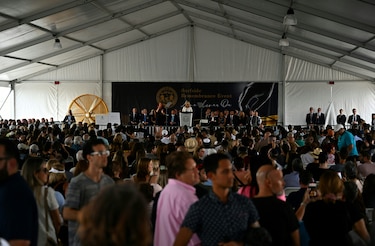 Surfside conmemora el primer aniversario del derrumbe del edificio, con un homenaje a las víctimas