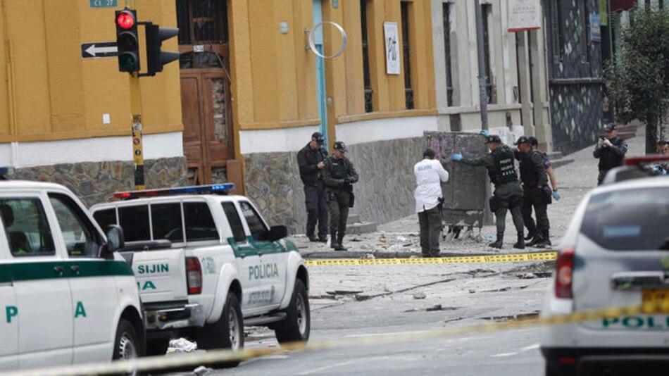 Tres policías en cuidados intensivos tras atentado en Bogotá