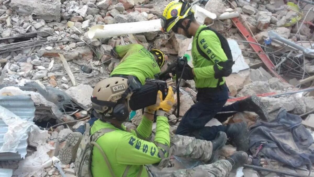 Ecuador espera recaudar $1,000 millones para enfrentar crisis por sismo