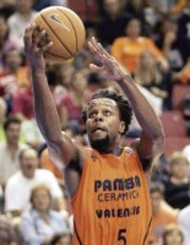 Douglas y Garcés son puntales