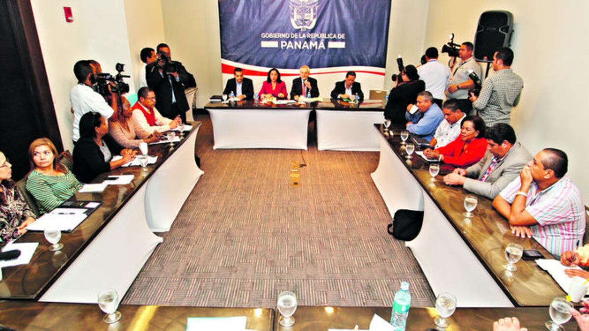 Las autoridades del Gobierno se reunieron por tres días seguidos con los dirigentes gremiales, sin lograr acuerdos.