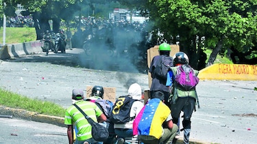 Reprimen marcha contra constituyente