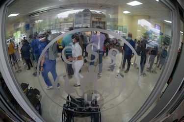 CSS evalúa daños en sistema eléctrico del Complejo Hospitalario, tras fuerte lluvia 