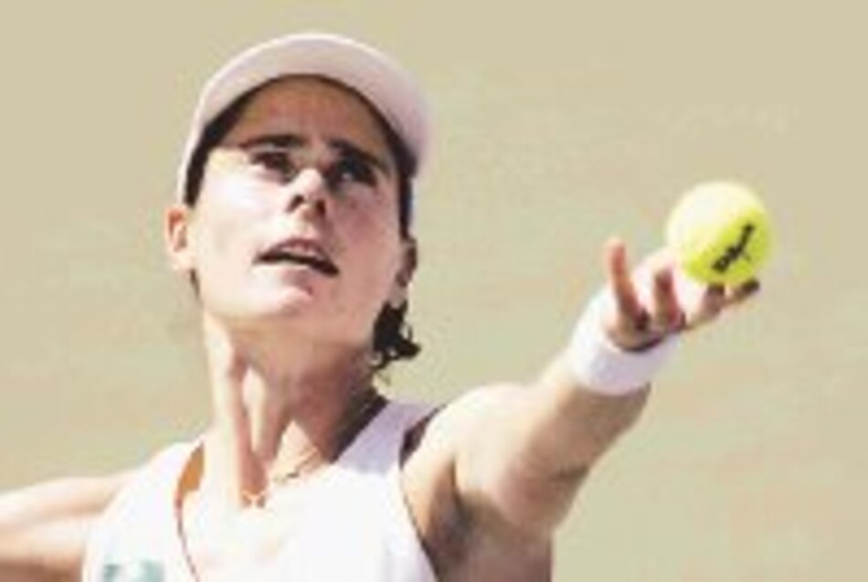 Díaz Oliva avanza en Toronto