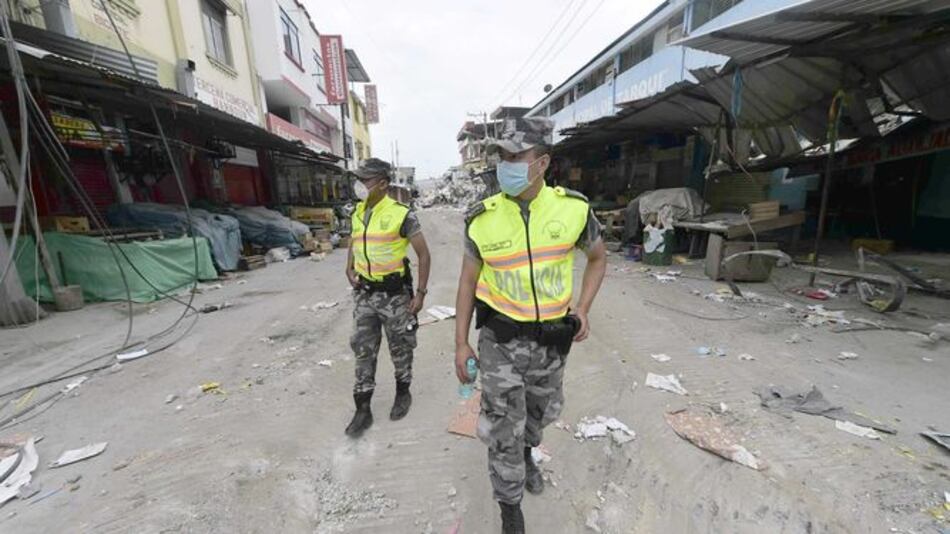 Sube a 646 el número de muertos por el terremoto en Ecuador