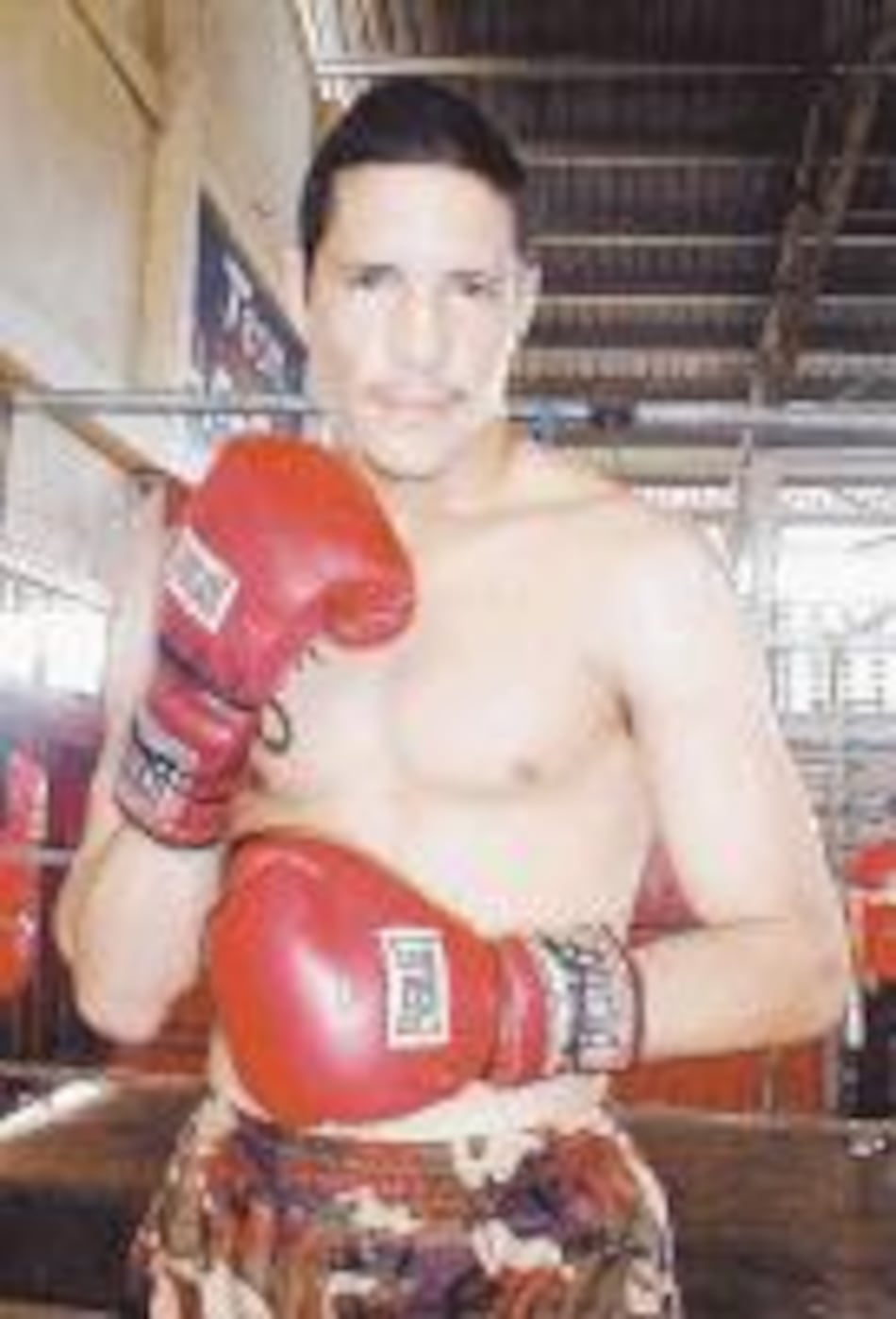 Tito 'El Misil' Mendoza expone cetro el 17