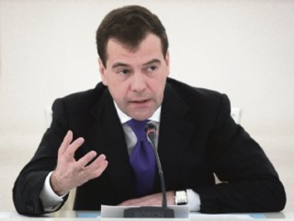 Medvedev critica el sistema político