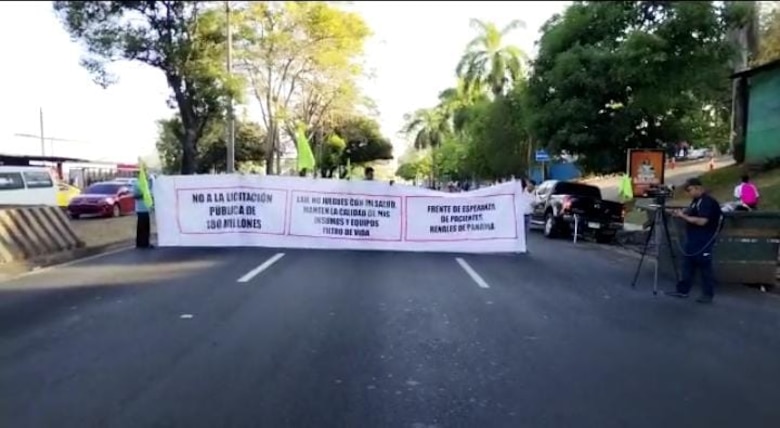 Pacientes renales y la CSS comienzan diálogo sobre la licitación de los servicios hemodiálisis