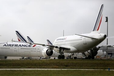 Valls urge a Air France y a sus pilotos a poner fin a huelga