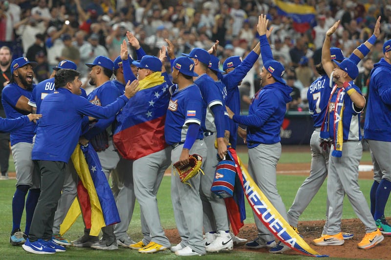 Venezuela derrota a Italia y se cita con Estados Unidos en la final del Clásico Mundial