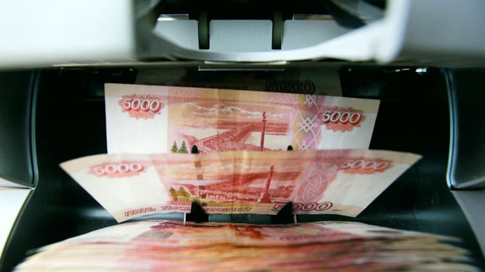 Rusia se mantiene con fondos del crudo