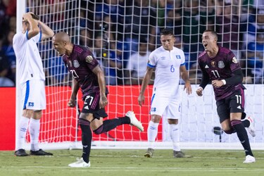 México vence con sufrimiento a El Salvador y termina como líder del Grupo A en Copa Oro