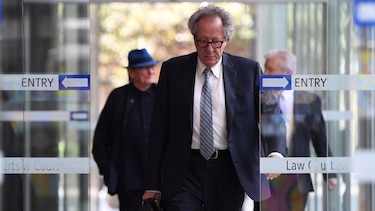 Juicio en Australia: actriz declara contra Geoffrey Rush por mal comportamiento