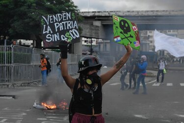 Puertos, energía y tierras, las prerrogativas que extendería el nuevo contrato minero