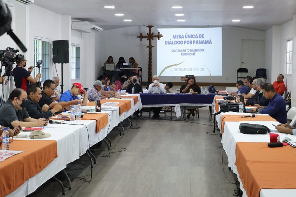 Ulloa dice que los acuerdos de la mesa deben ser ‘honrados’; reitera que la primera fase está por culminar