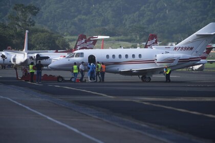 Aeronáutica Civil gestionó el vuelo que traería a los hermanos Martinelli Linares a Panamá, con información errada