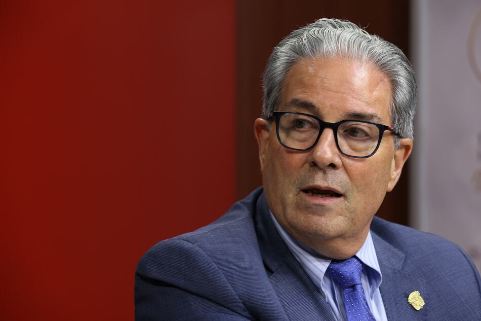 Ministro de Salud retira solicitud de pago a Sicarelle Holdings por dudas en cuentas