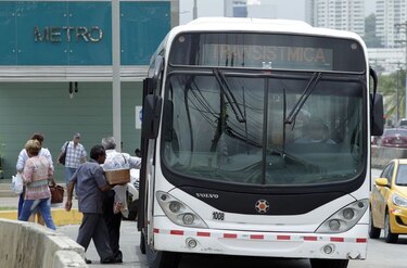 Estado adquiere acciones de Mi Bus
