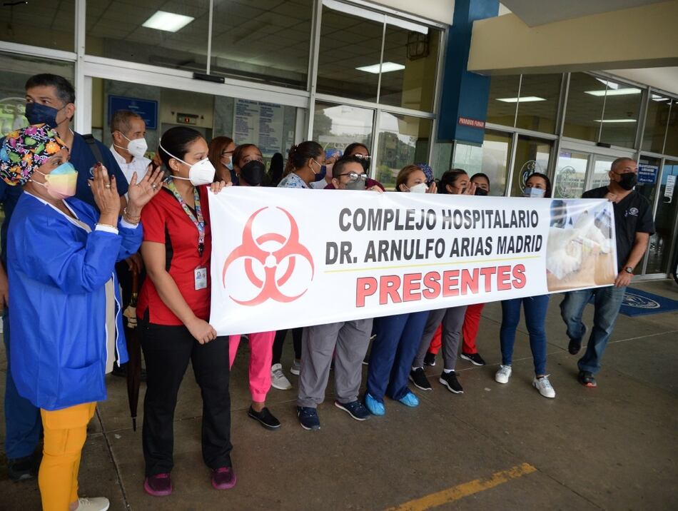 Paro de técnicos de laboratorio cumple hoy su tercer día
