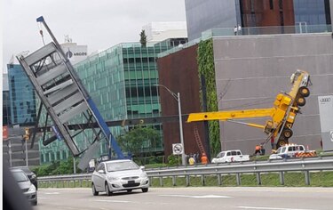Sigue cierre temporal de carriles del Corredor Sur tras caída de estructura
