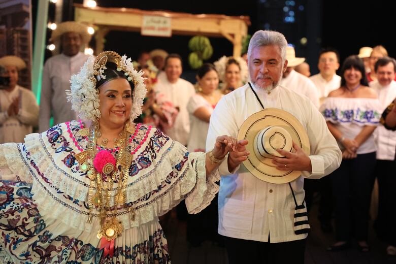Canalbank celebra su Gala Típica 2024 en homenaje a las tradiciones panameñas