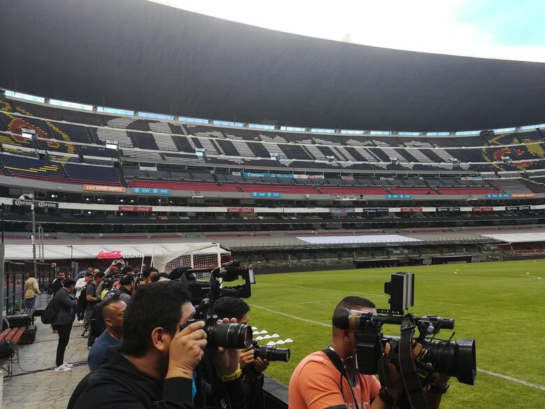 Primeros trabajos en el estadio Azteca para la selección de Panamá