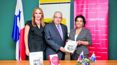 Fundación Mapfre entregó libros a Biblioteca Nacional