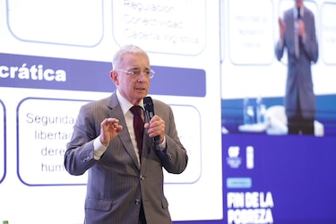 ‘Se armó el debate’: Boric y Uribe confrontan ideas sobre la pobreza en Panamá