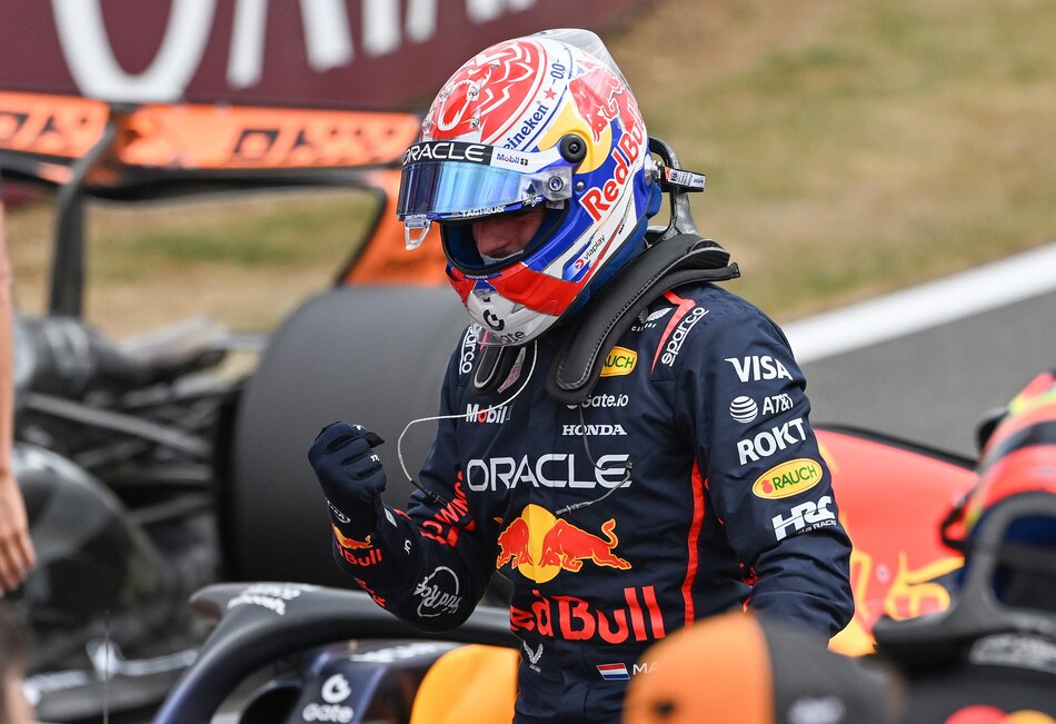 Verstappen firma la ‘pole’ en Silverstone, por delante de los McLaren
