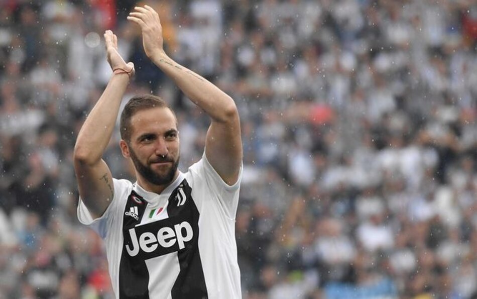 El argentino Gonzalo Higuaín ficha por el AC Milan