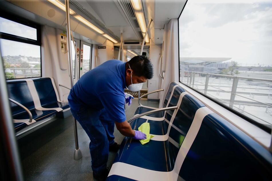 Metro adjudica contrato de aseo de la línea 2