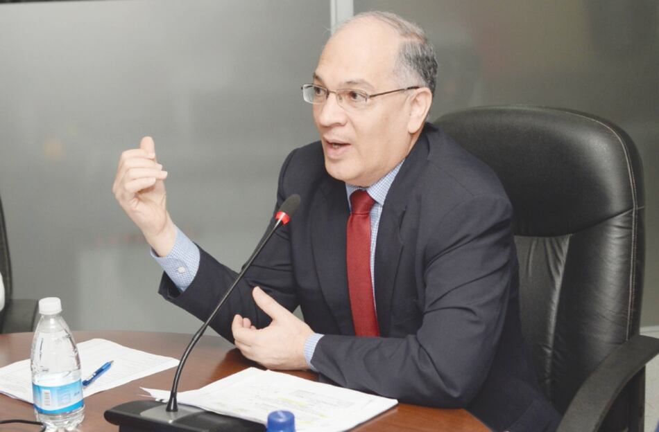 Procurador González asume pesquisas por fondos de movilidad