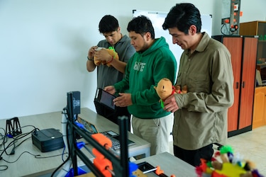 Capibot, un “robot capibara” desarrollado en Ecuador para apoyar a niños con autismo