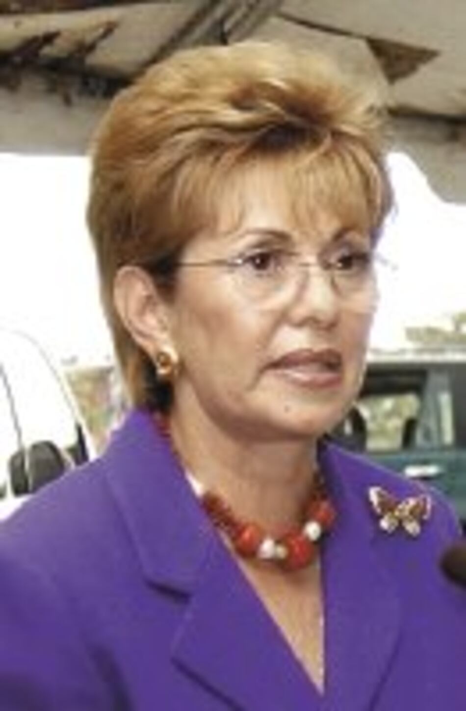 Mireya Moscoso rechaza acusaciones de Pérez Balladares