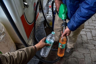 Cinco impactos de los altos precios del petróleo en la vida cotidiana de las personas