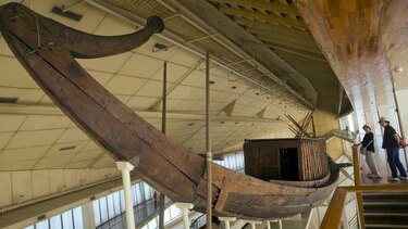 Egipto intenta restaurar bote del faraón Keops