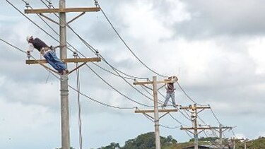 Aplicarán plan para reducir la tarifa eléctrica y la suspensión de cortes frente a crisis del Covid-19