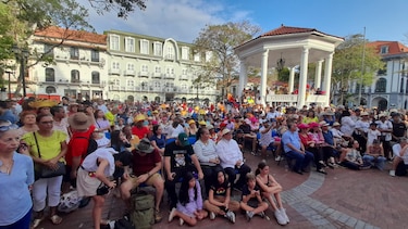 Diablicos, congos y polleras se toman el Casco Antiguo en el domingo de Carnaval