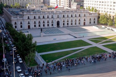 Santiago de Chile, en caos tras protestas por aumento de tarifa del Metro