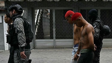 Por qué la megaoperación policial en Río de Janeiro que dejó 121 muertos tuvo un impacto ‘insignificante’ en la banda criminal Comando Vermelho