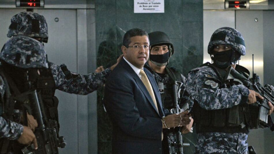 Expresidente salvadoreño afronta audiencia judicial por delitos de corrupción