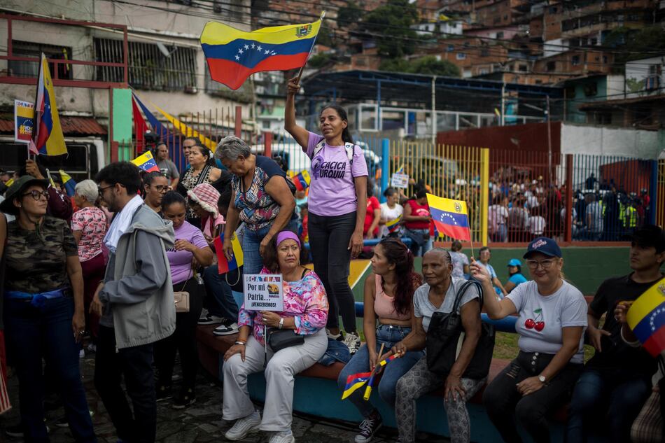 Embajador de Venezuela condena a Estados Unidos por su despliegue de barcos nucleares en el Caribe