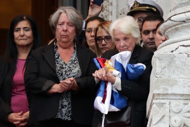 Tras dos emotivas jornadas, finaliza el velatorio de José Mujica