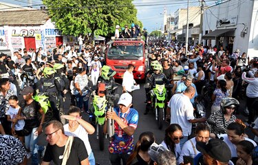 Una multitud despide en Valledupar a Omar Geles, el compositor de ‘Los caminos de la vida’