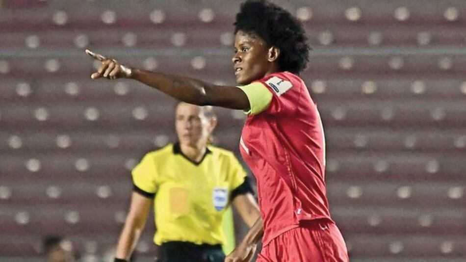 'Nunca es tarde para dejar de soñar', señala la futbolista Natalia Mills