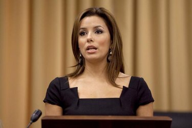 Inauguran muestra fotográfica de los latinos más influyentes