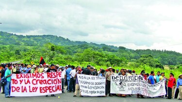 Ngäbes mantienen protesta en Barro Blanco