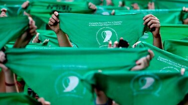 Movimiento feminista vuelve a proponer aborto legal en Argentina en un año electoral