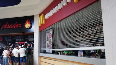 Comercios a oscuras, falta de agua y sin Metro, las secuelas del apagón