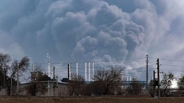 Qué es la ‘lluvia negra’, la otra amenaza que sufre Teherán por los ataques de Estados Unidos e Israel